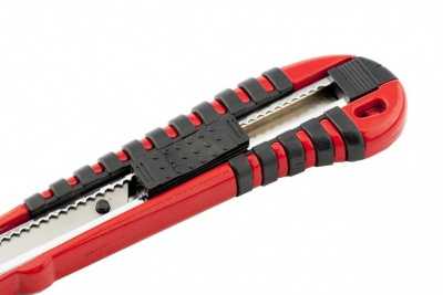 Нож, 9 мм, выдвижное лезвие, металлическая направляющая, эргономичная двухкомпонентная рукоятка Matrix Ножи строительные фото, изображение